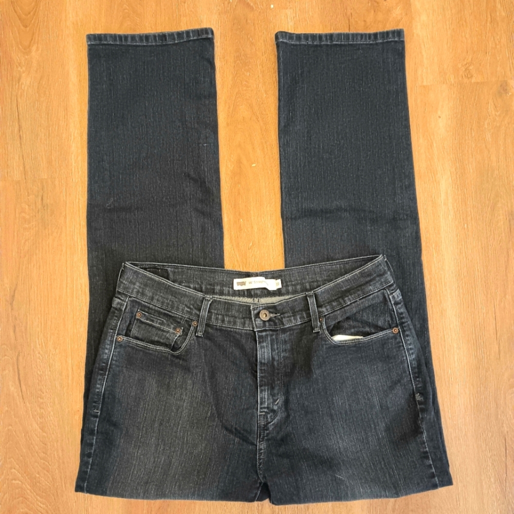 Levi's 505 Straight Leg dark blue wash. 12M